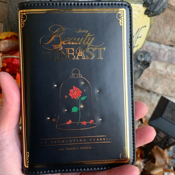Authentic KATE SPADE Leather Disney beauty and the beast passport holder/cards - Picture 3 of 7